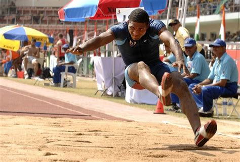 "Atletizmde Engelli Atlama ve Teknik Gelişim"